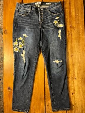 Embroidered Daisy Dark Wash semi distressed Skinny Jeans